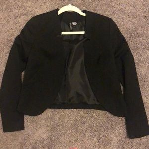 Fitted black blazer